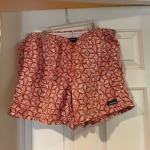 Lightly used Patagonia Baggies size L!
